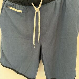 Vuori Shorts